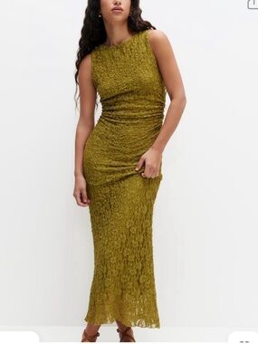 NWT Sold out Pull and Bear green lace maxi dress-medium